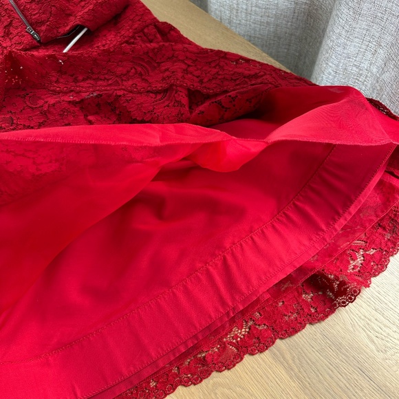 Alice + Olivia Kappa V-Neck Red Lace Party Dress - Picture 12 of 16